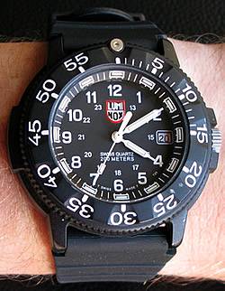 Review of the Luminox Navy Seal (3001) - WatchReport.com