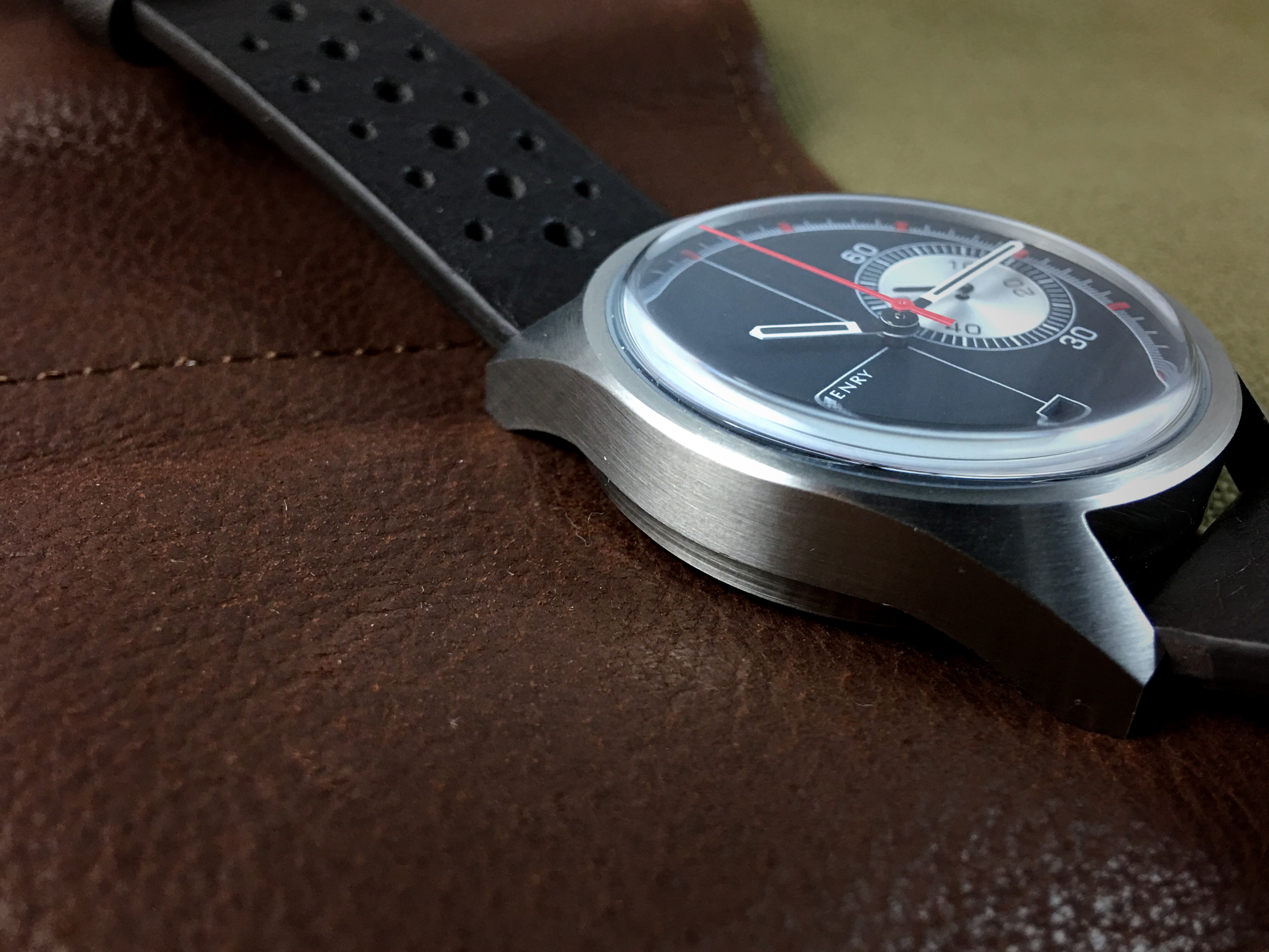 Dan Henry 1968 Watch Review WatchReport