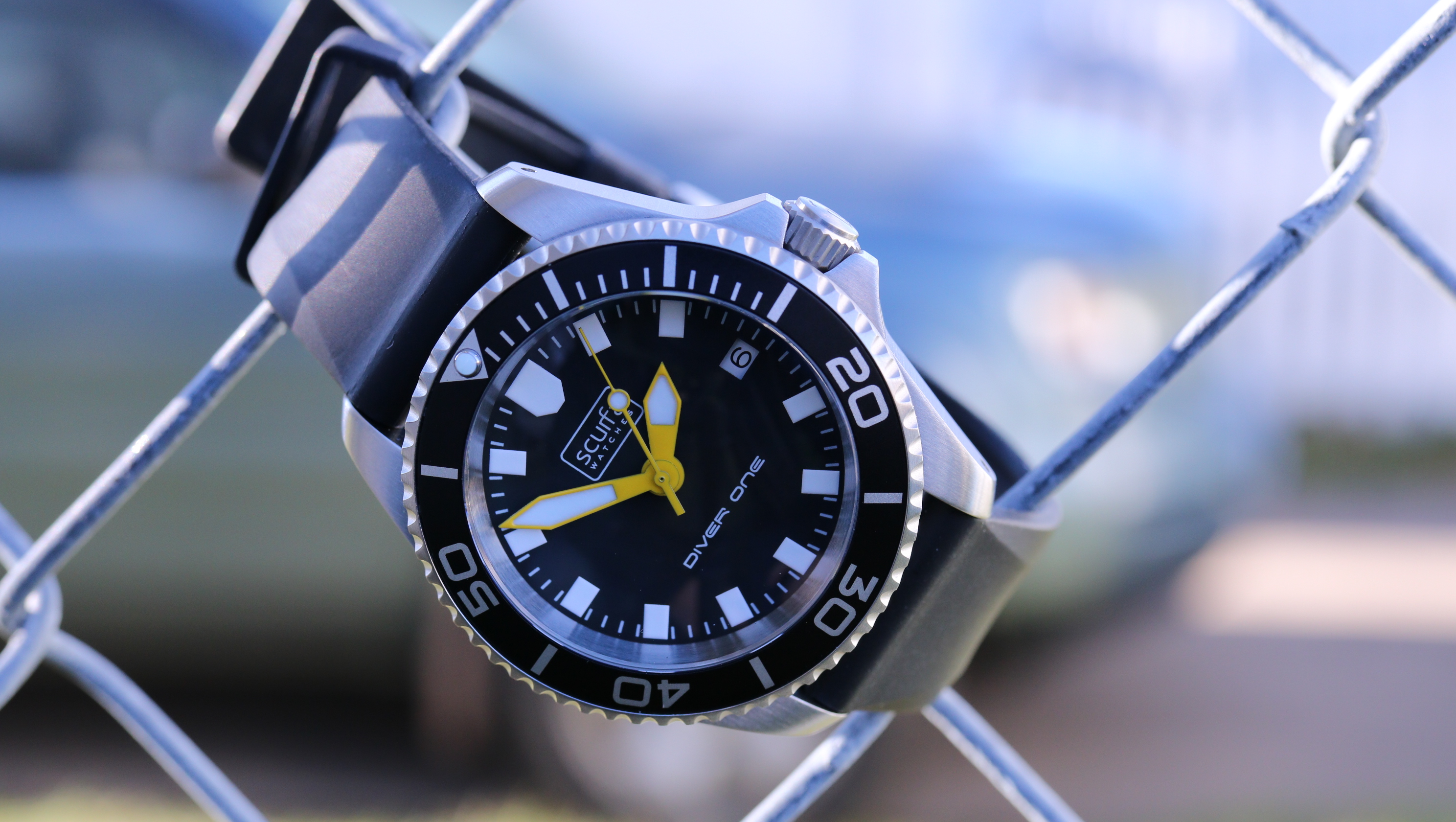 Diver one top