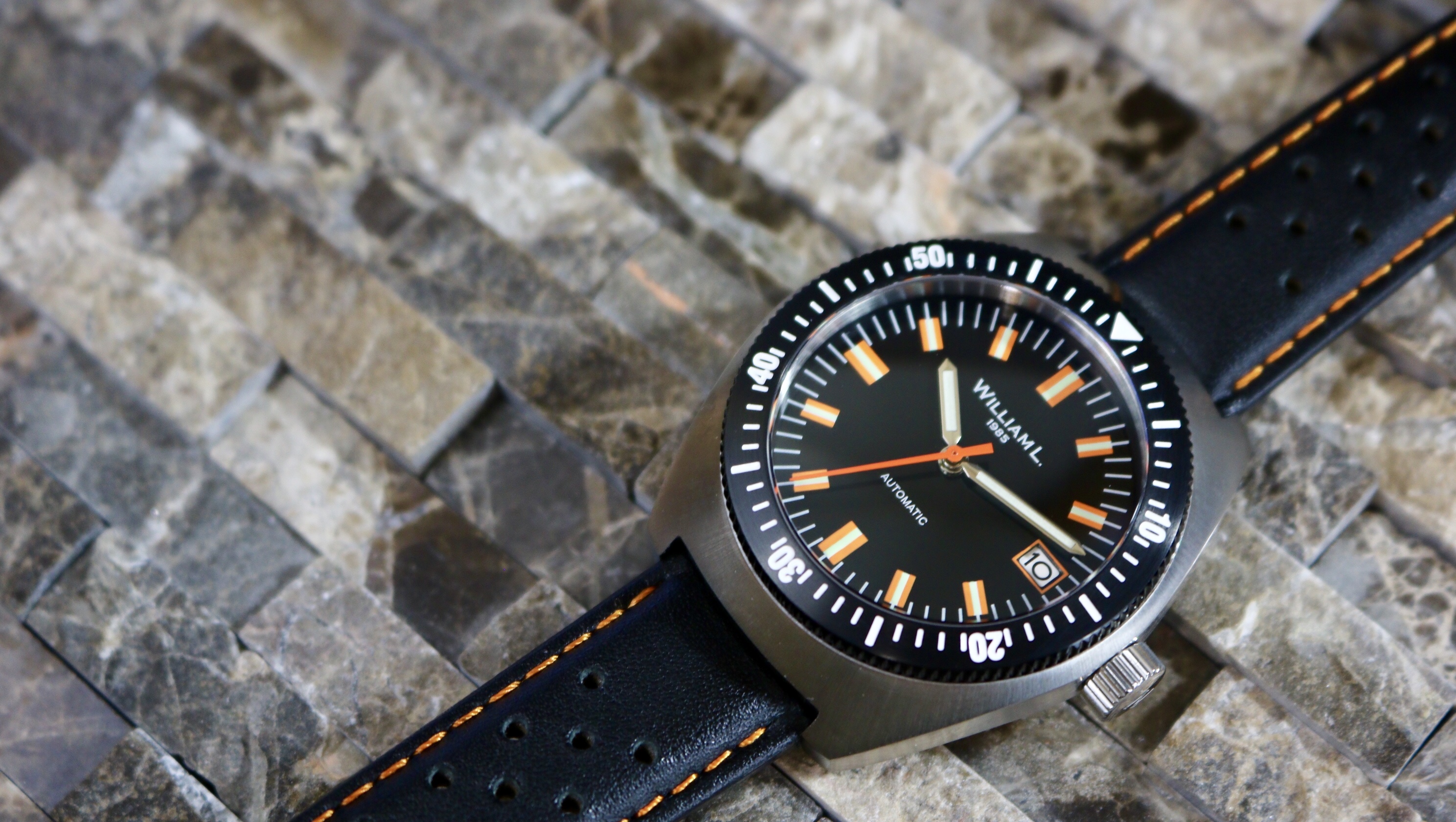 William L. 1985 Vintage Diver Hands on Watch Review