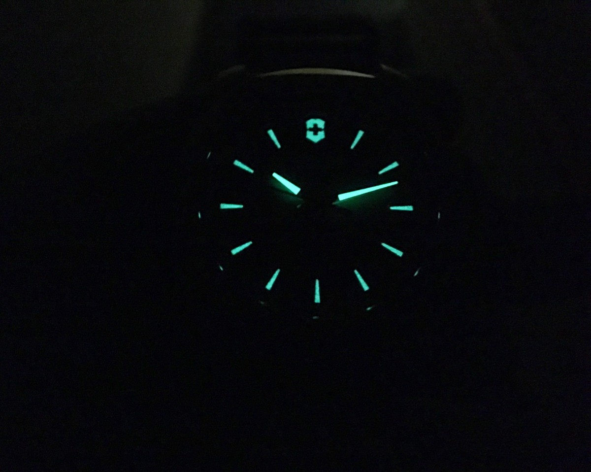 Watch Review Victorinox Swiss Army INOX WatchReport