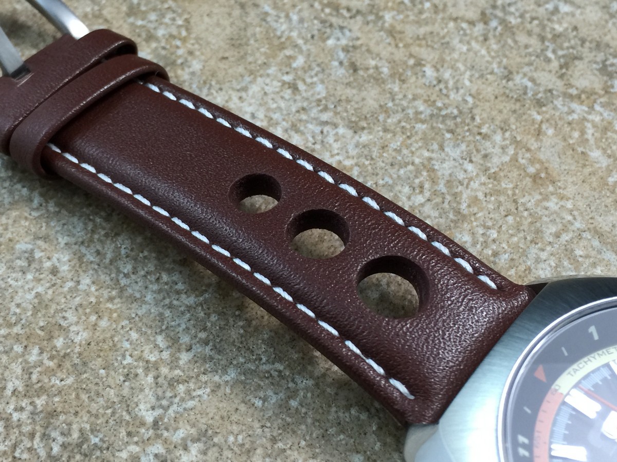 Straton Watch Company Curve Watch Review WatchReport
